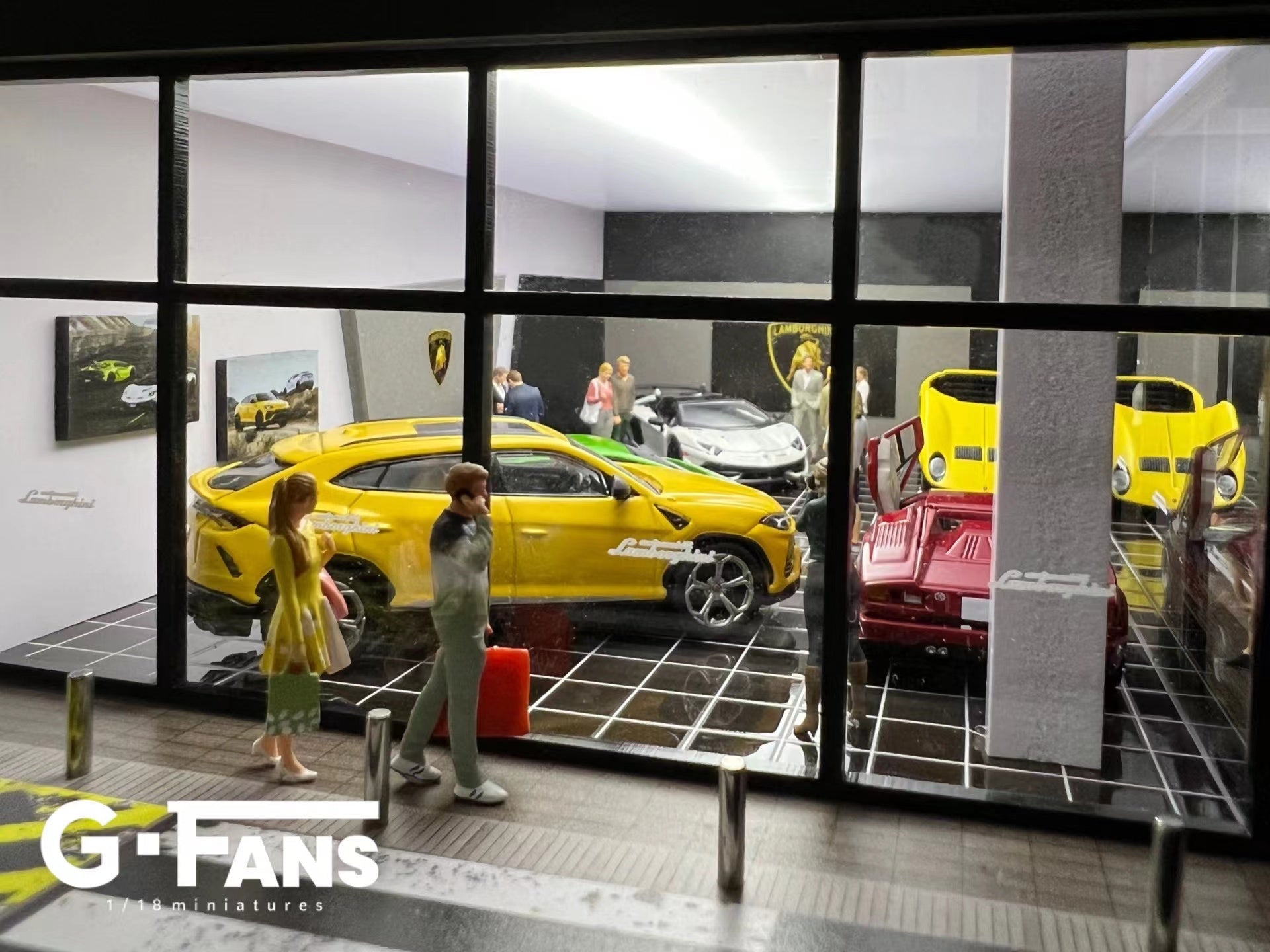 G.Fans 1:64 Diorama Lamborghini Display Center 710034 – Horizon 