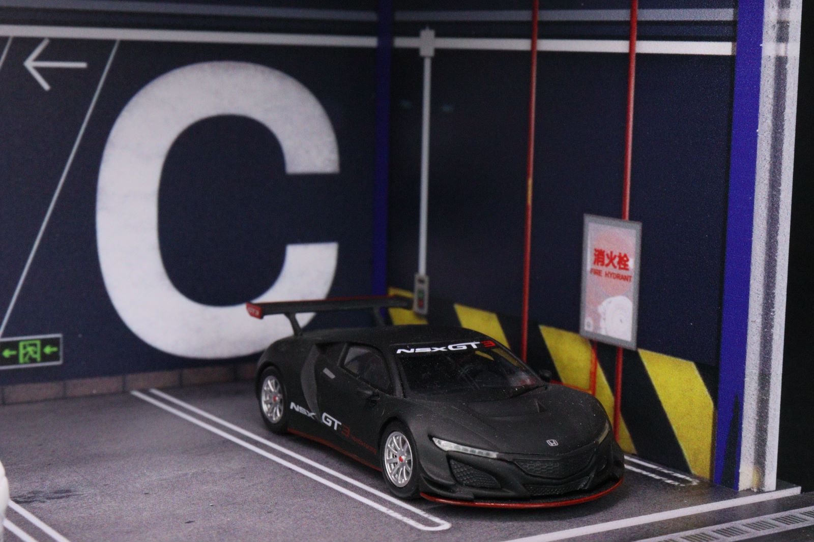 ☆ 1/64 Garage Item M G.Fans MODELS 1:64 Garage with Lights Diaroma Model 710022