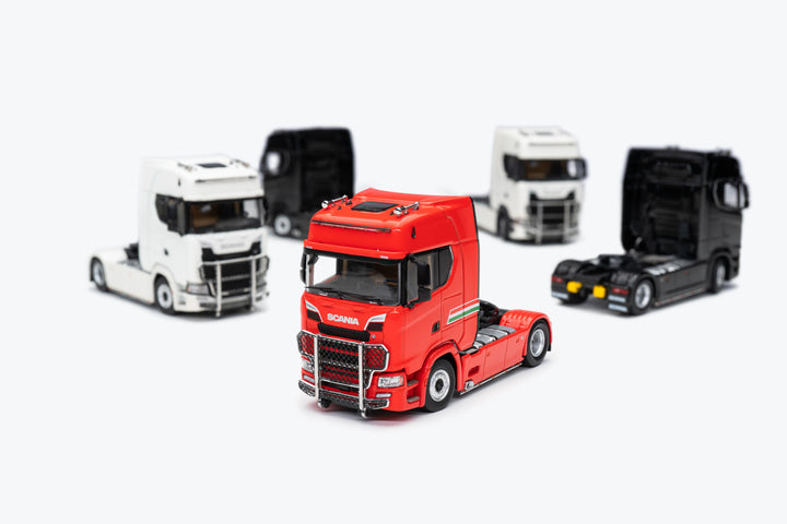 KengFai 1:64 Scania V8 730S 4X2 Truck Diecast Black / White KF037