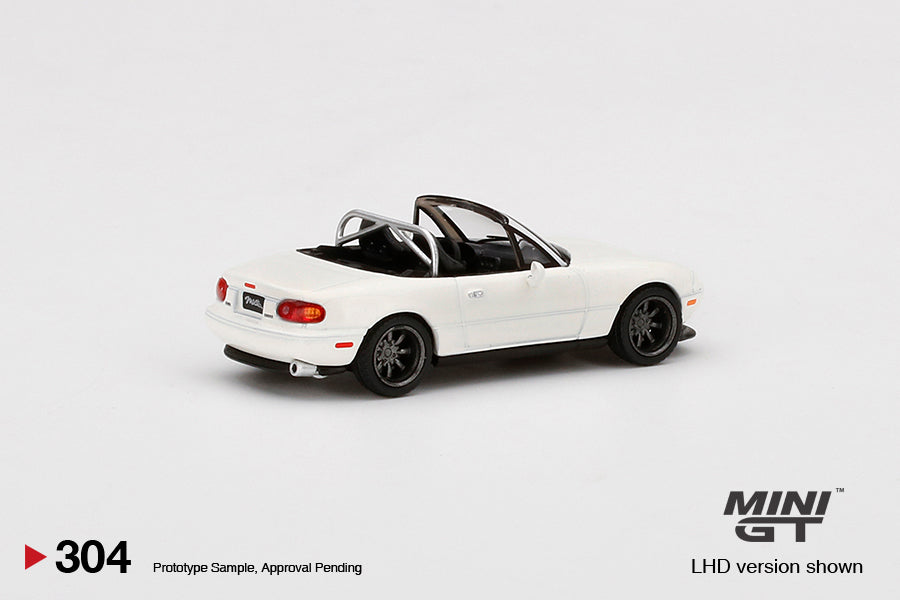 Mini GT 1:64 Mazda Miata MX-5 (NA) Tuned Version Classic White LHD MGT00304-L Rear