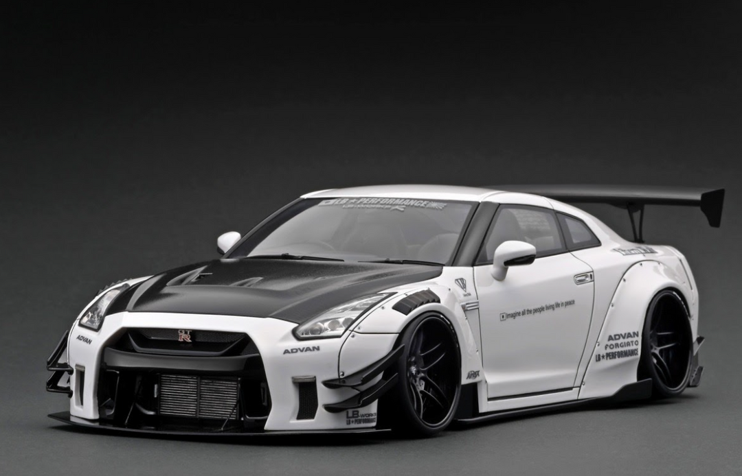 Ignition Model 1:18 LB-WORKS Nissan GT-R R35 type 2 White