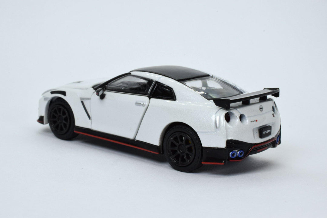 Era Car 1:64 2020 Nissan GTR R35 Nismo White - Horizon Diecast