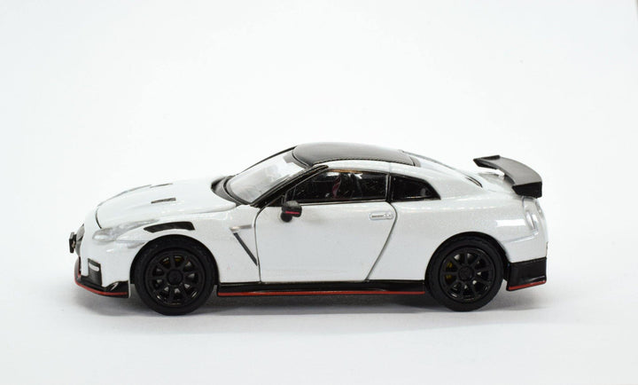 Era Car 1:64 2020 Nissan GTR R35 Nismo White - Horizon Diecast