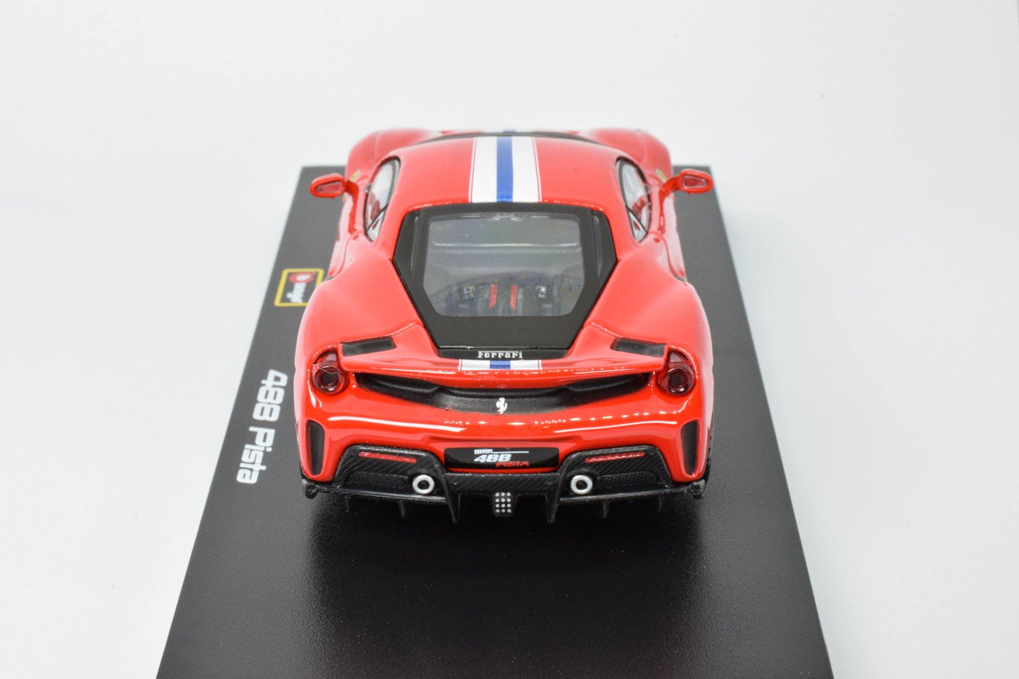 FERRARI 488 PISTA 1:43スケール モデルカー 81LfkZp29LL._UF894,1000_QL80_.jpg