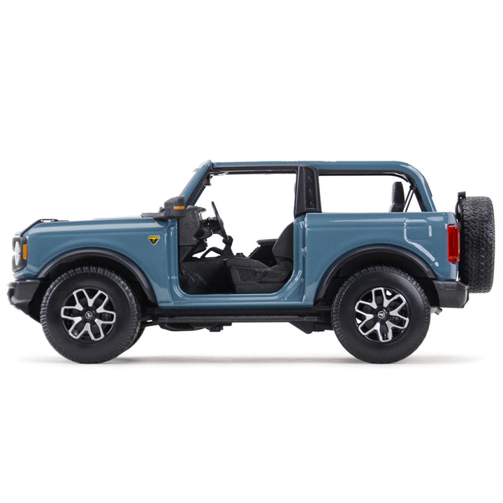 Maisto 1:18 2021 Ford Bronco Badlands Blue 31457BL Side