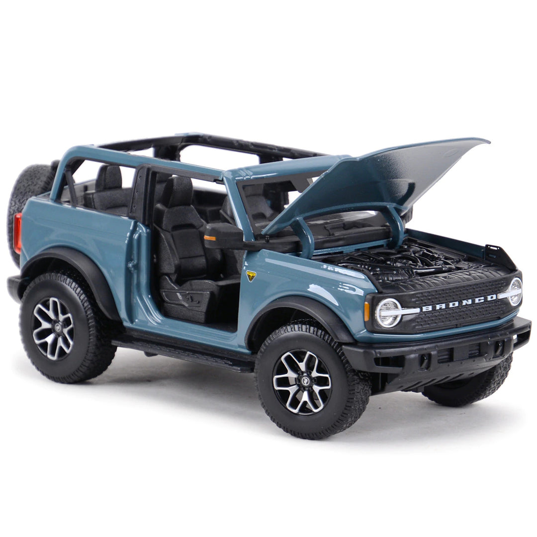 Maisto 1:18 2021 Ford Bronco Badlands Blue 31457BL Hood