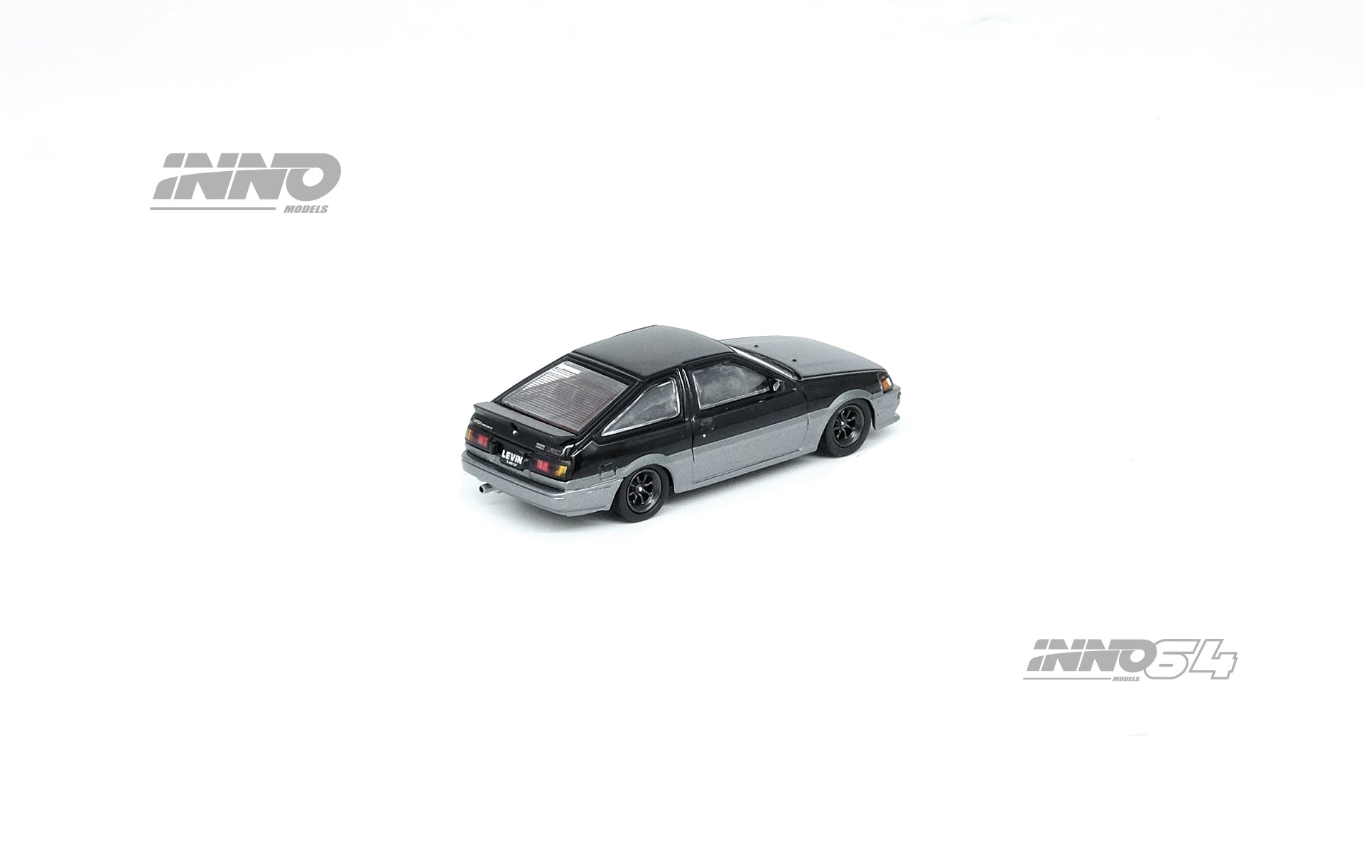 Inno64 1:64 Toyota Corolla Levin AE86 Black/Grey IN64-AE86-BLGR