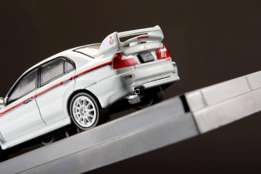 Hobby Japan 1:64 Mitsubishi Lancer GSR Evolution 6 T.M.E CP9A (5 Variant)
