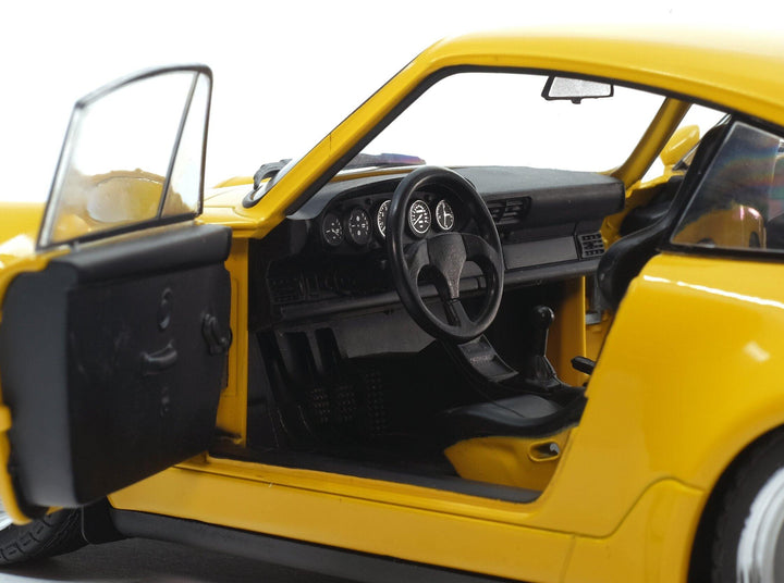 Solido 1:18 1990 Porsche 911 (964) Carrera 3.8 RS Yellow